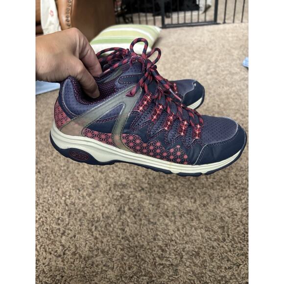 Chaco "Outcross Evo 4" women's sz. 8 lace up hiking shoes. Great pair - Picture 1 of 10